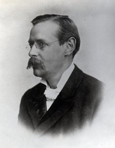 Sir Edmund William Gosse, 1892 door English Photographer